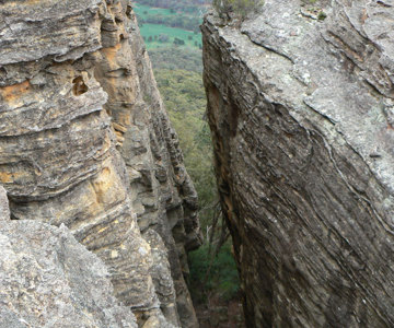 Cliff Line Slot